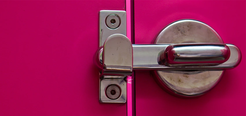 Childproof Gate Lock in Lennox, California