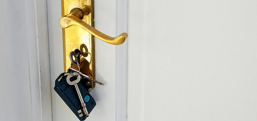 Broken Door Key Extraction in Lennox, CA
